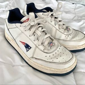 VINTAGE Reebok New England Patriots sneakers
